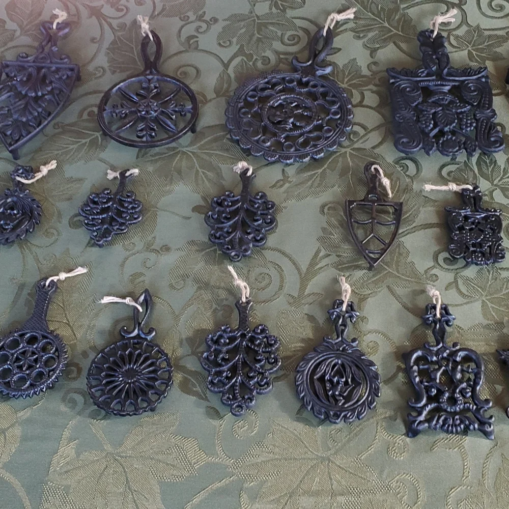 Trivets Collection 33 Pcs. Elegant Black Cast Iron Wall Accents - Picture 1 of 12